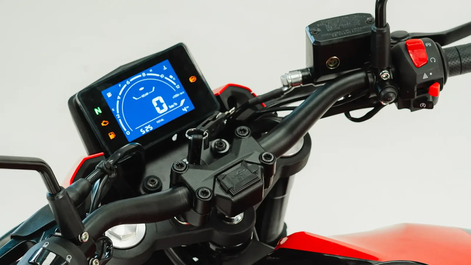 Shineray 250F Flash 2025 Nova moto de 250cc chega ao Brasil com visual esportivo e freios ABS