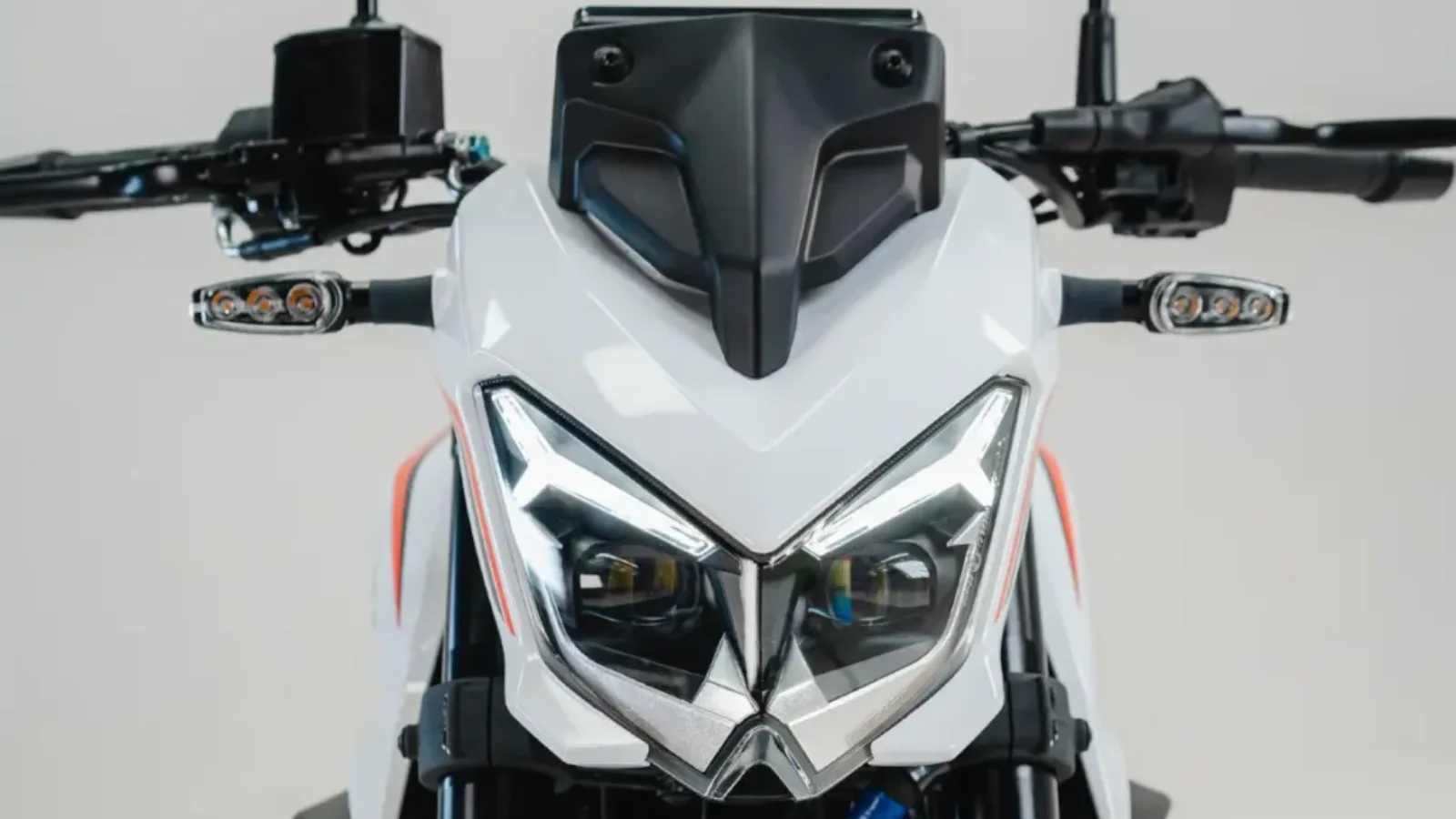 Shineray 250F Flash 2025 Nova moto de 250cc chega ao Brasil com visual esportivo e freios ABS