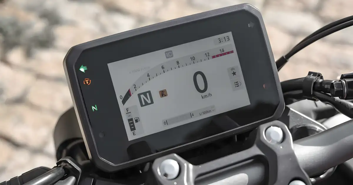 Honda CB 650R E-Clutch 2026 Conheça o Novo Modelo