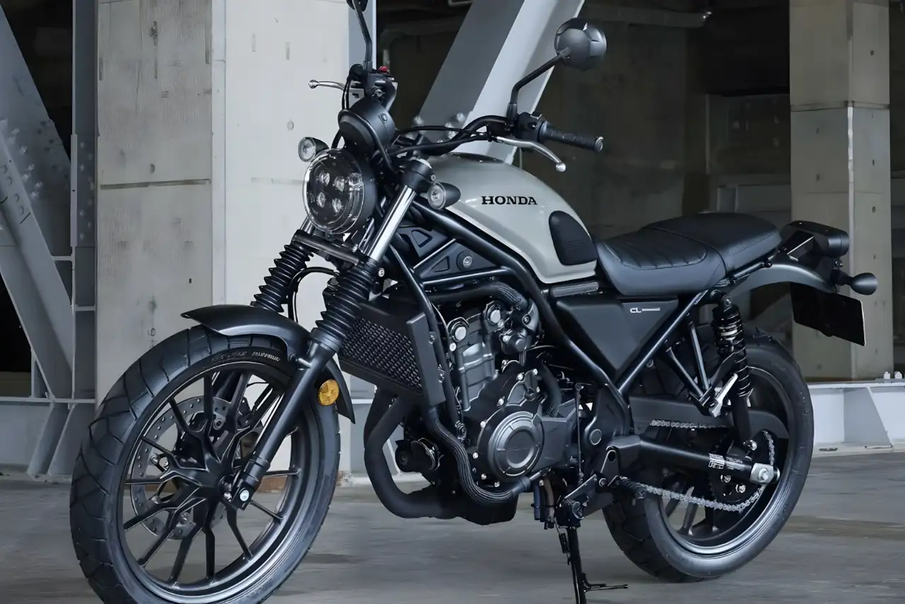 Honda CL500 2026 ganha nova cor e ajustes de ergonomia