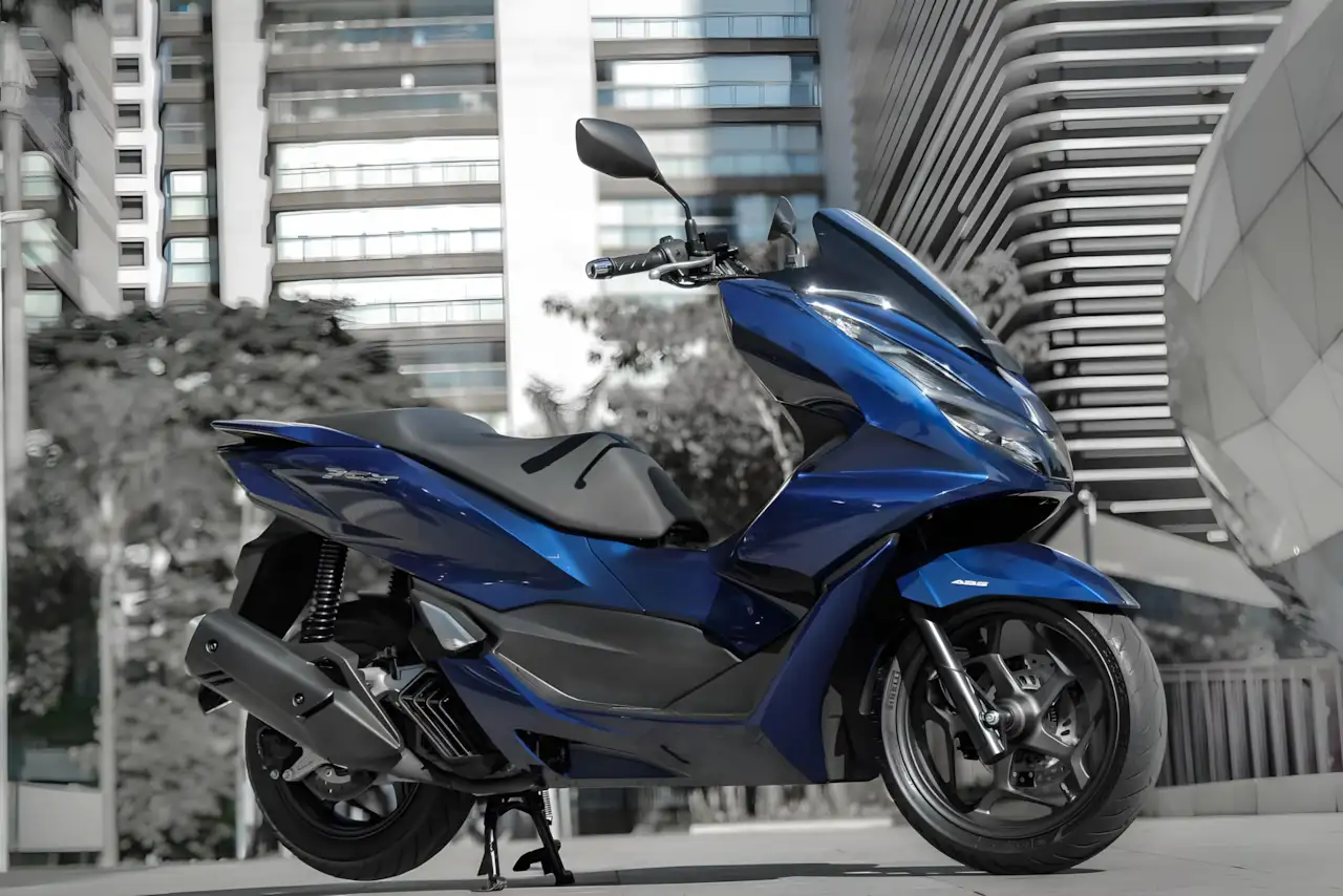 Honda apresenta a linha 2026 da PCX 160 com novas cores e versões