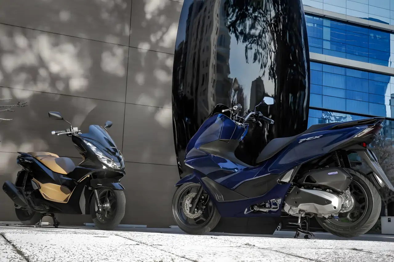 Honda apresenta a linha 2026 da PCX 160 com novas cores e versões