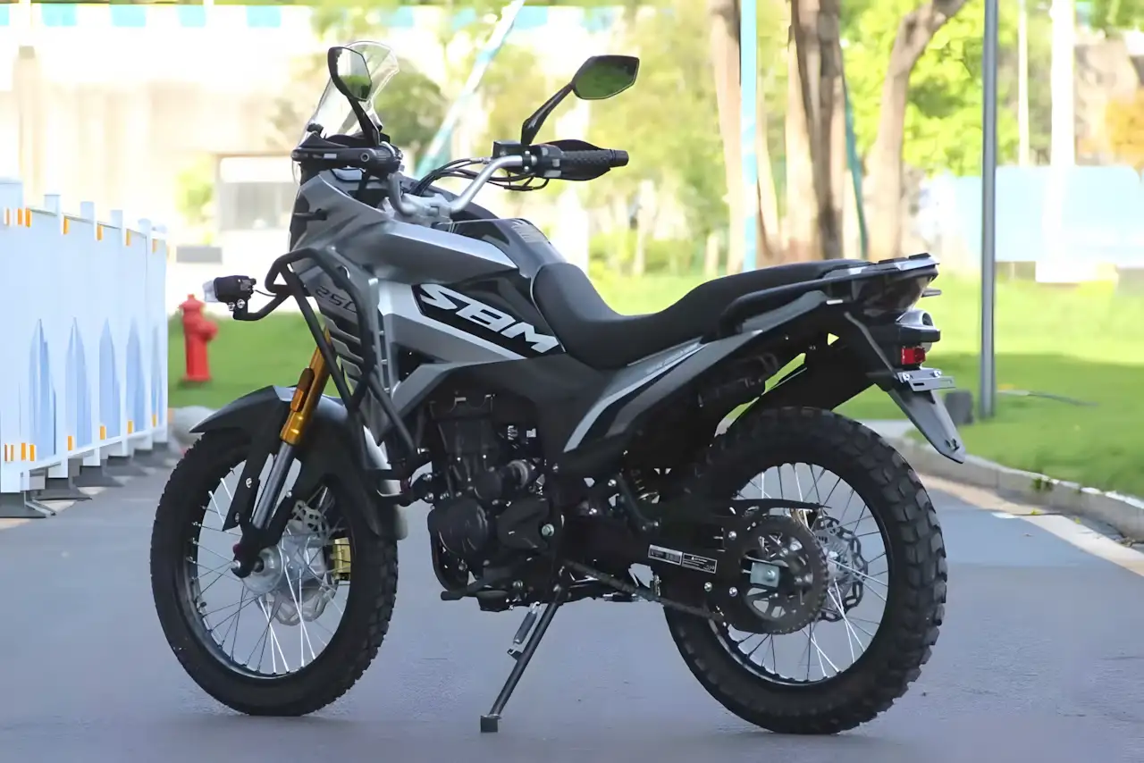 Shineray SBM 250 2026 tem detalhes revelados; Preço e fotos da nova trail da marca
