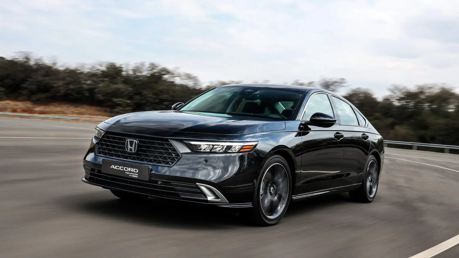 Honda Accord Advanced Hybrid 2026 chega ao Brasil com novo sistema eHEV e motor de 184 cv