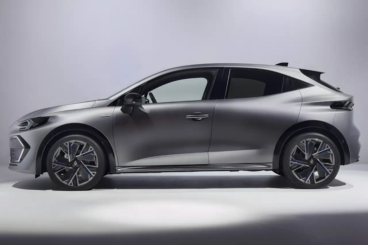 Novo Renault Clio 2026 Último hatch a combustão chega com visual novo e motor híbrido