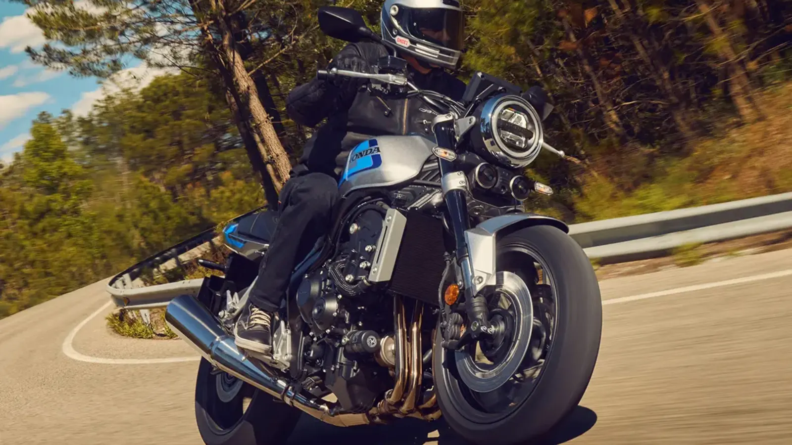 Honda CB1000F 2026͏ Apresentada Oficialmente: Desempenho e Recursos da Nova Naked com Visual Retrô
