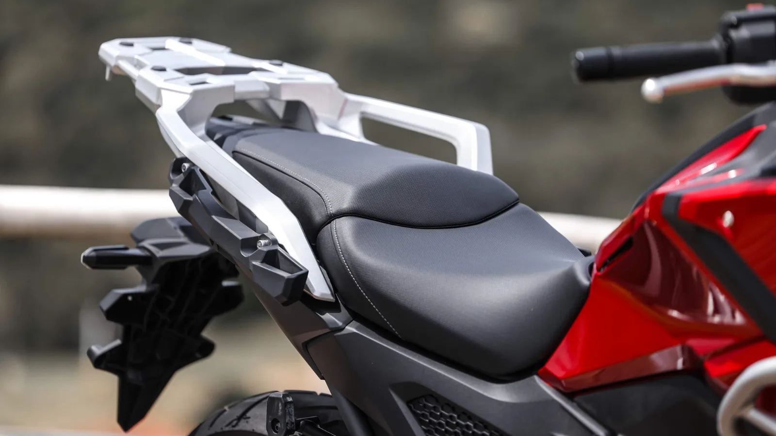 Honda NC 750X 2026 Chega ao Brasil em Duas Versões: Preços, Fotos e Detalhes da Nova Crossover