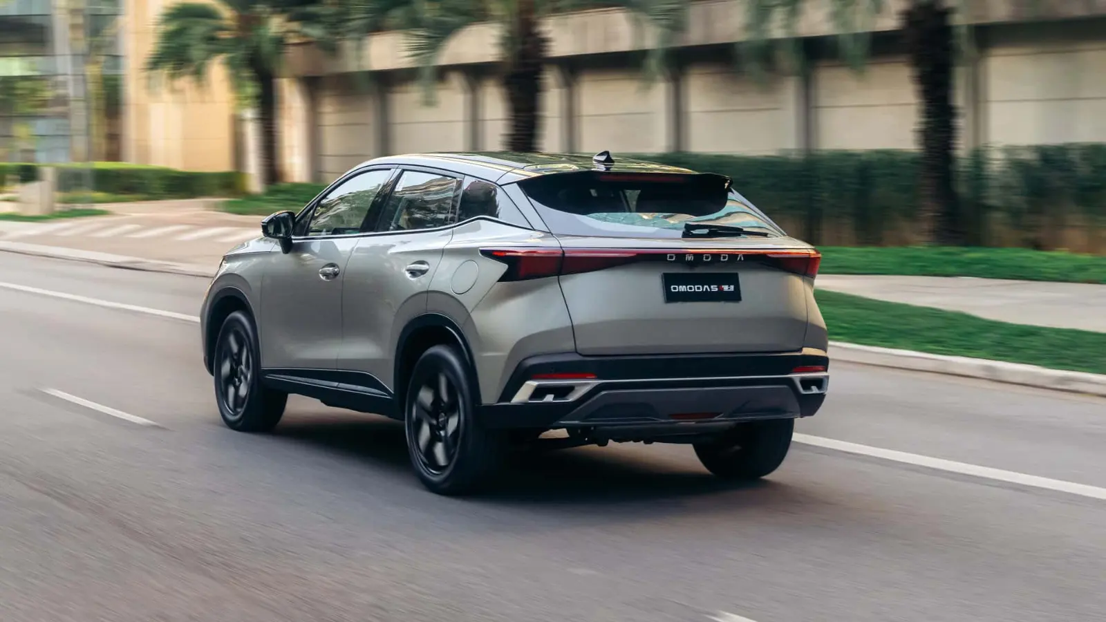 Omoda 5 Híbrido é lançado no Brasil nas versões Luxury e Prestige com até 1.000 km de autonomia