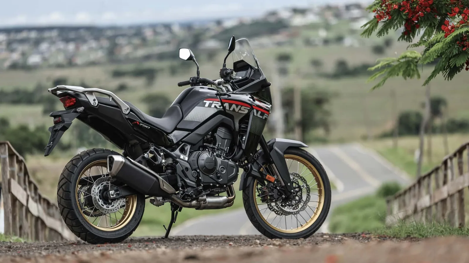 Honda Transalp 750 Já Tem Preço no Brasil! Preço, Recursos e Fotos