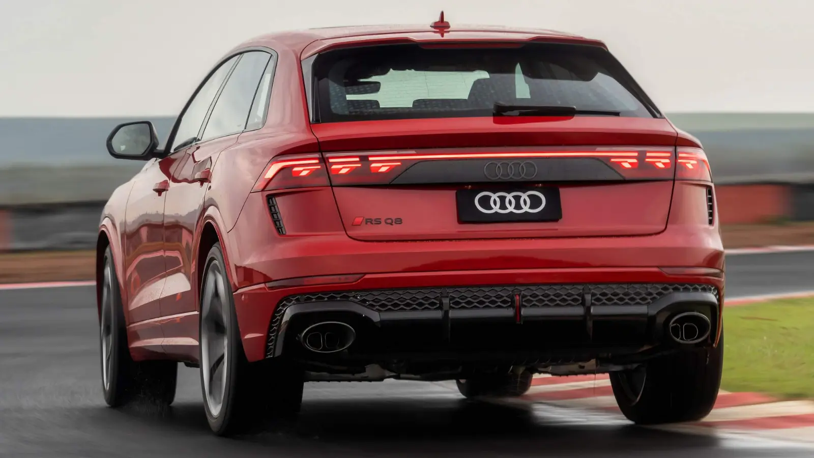 Novo Audi RS Q8 Performance 2026: Preço e Detalhes