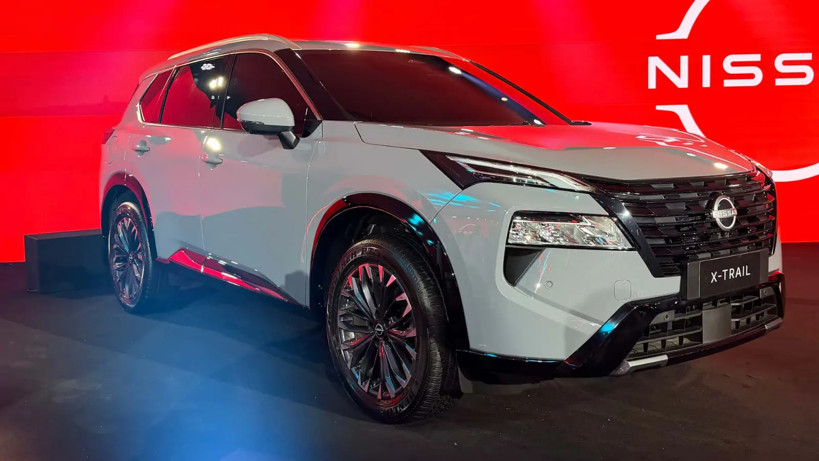 Nissan lança 3 modelos em 2026: X-Trail Híbrido, Sentra Tech com telas duplas e Versa Reestilizado
