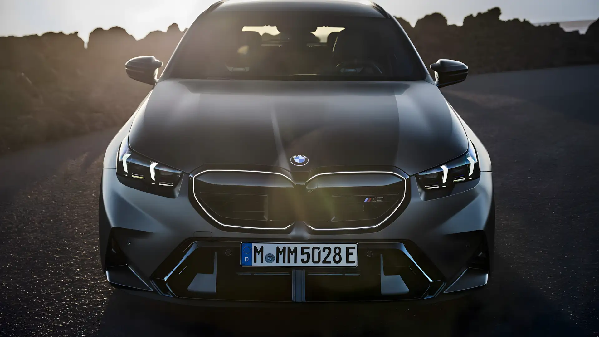 BMW M5 2026 tem o V8 reduzido de 585 cv para 544 cv em atualização Euro 7