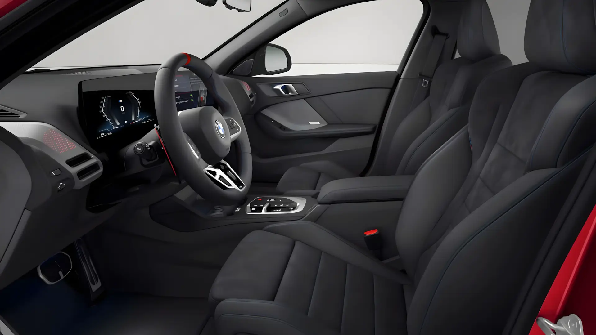 Interior do BMW M135 xDrive com bancos esportivos e painel digital