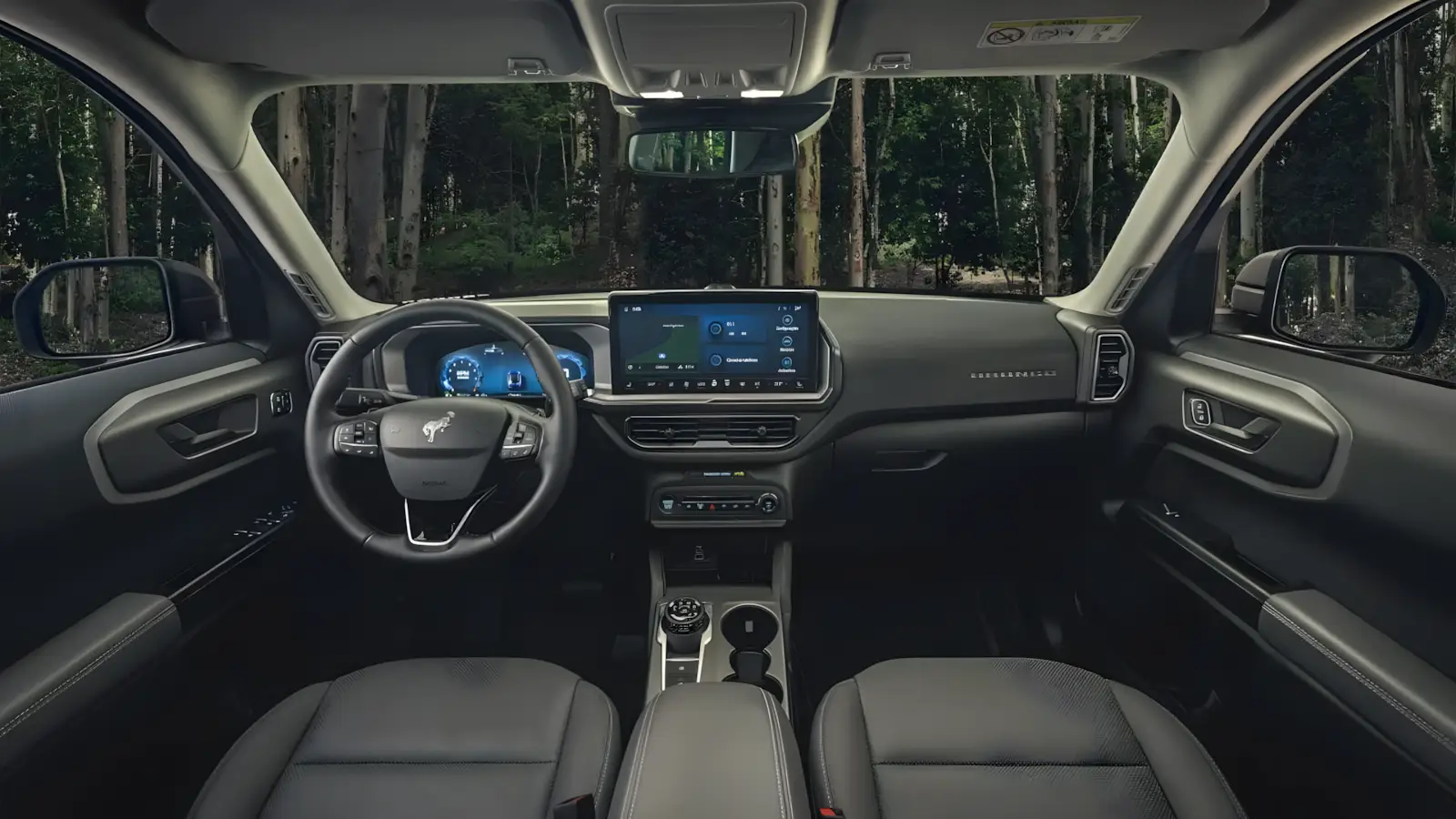 Interior do Bronco Sport focado na tela multimídia de 13,2 polegadas e painel digital