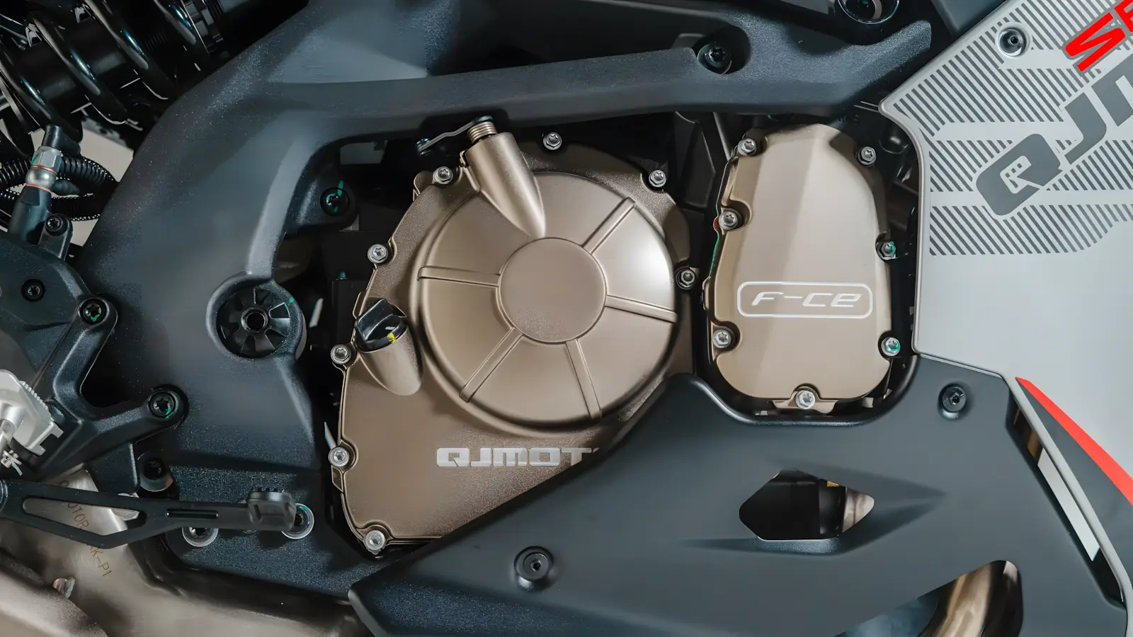 Motor 4 cilindros de 600 cc da Shineray 600RC 2026