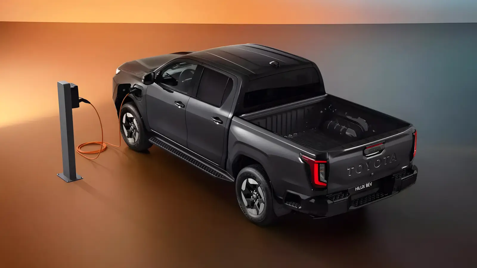 Ca&ccedil;amba da Toyota Hilux el&eacute;trica com capacidade de 715 kg