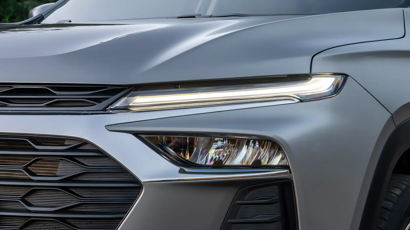 Nova vers&atilde;o Pro do Tracker 2026 com rodas de liga leve aro 17