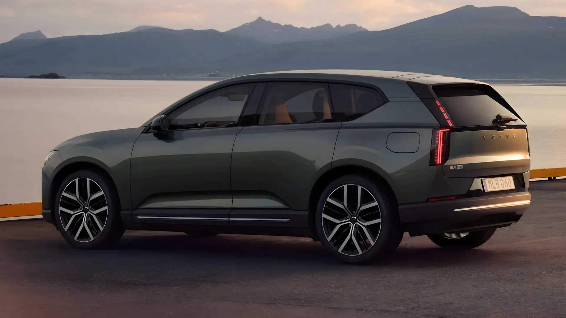 Volvo Ex60 2026 Lateral Traseira